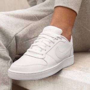 Nike Women’s Evernon Low Sneaker White Size 8.5